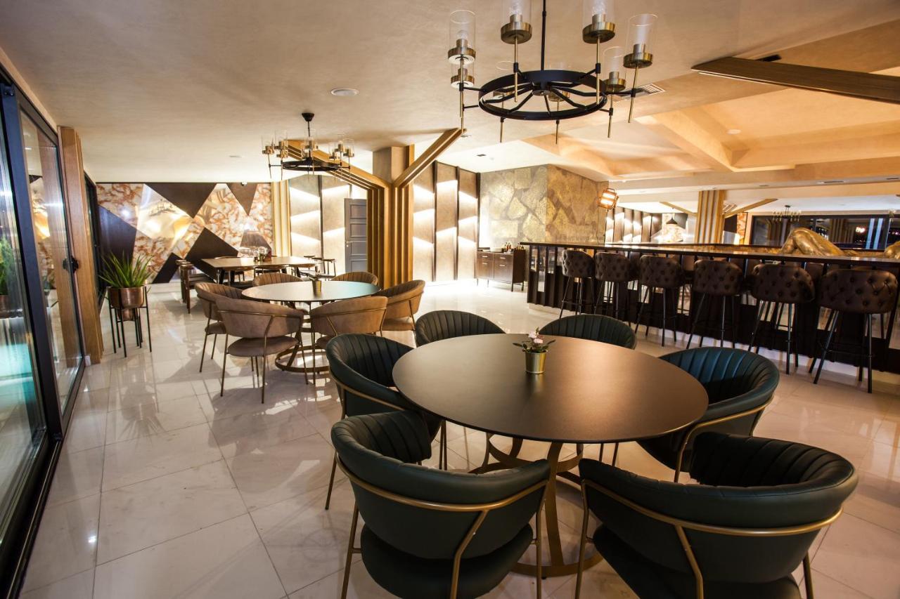 Hotel Sky Gevgelija Esterno foto The interior of the lounge