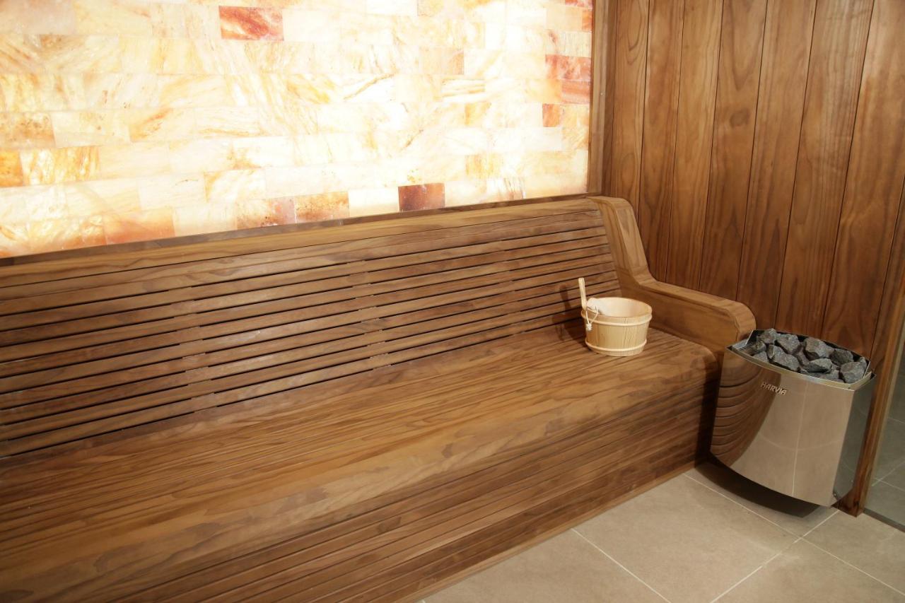 Hotel Sky Gevgelija Esterno foto A modern Finnish sauna