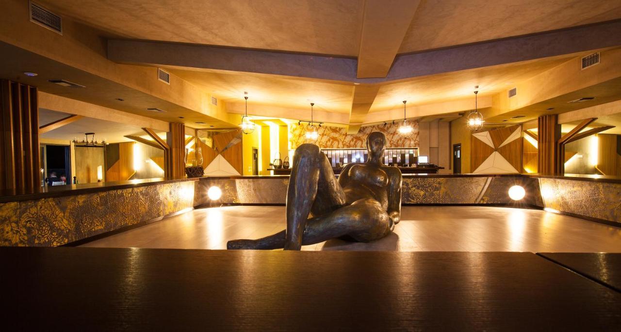 Hotel Sky Gevgelija Esterno foto The interior of the hotel