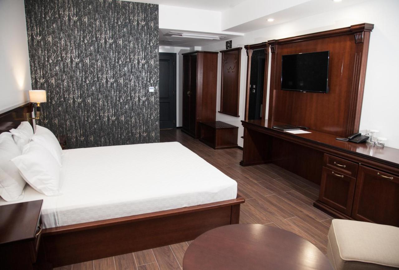 Hotel Sky Gevgelija Esterno foto A room at the hotel