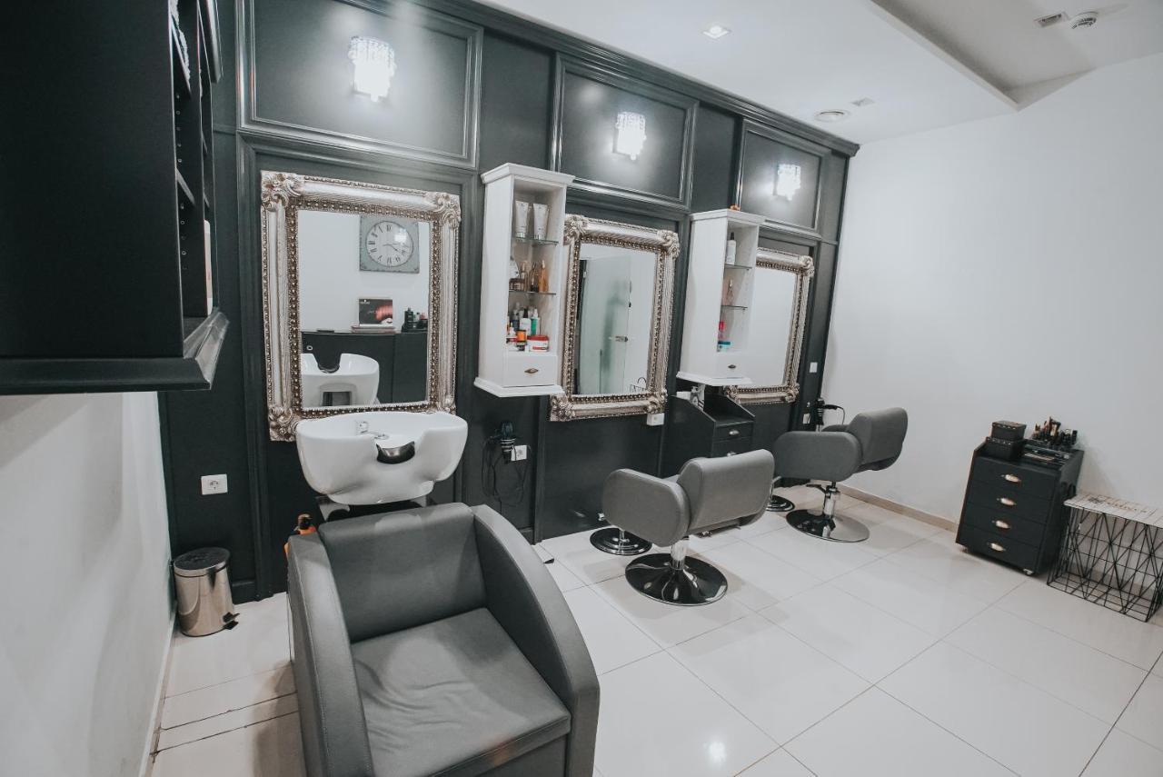 Hotel Sky Gevgelija Esterno foto Hair salon in Dubai